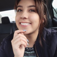 E-mail e número de telefone de Kelsi Davies