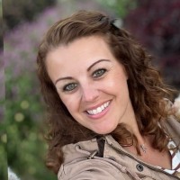 Remarcable Employee Alicia Sari's profile photo