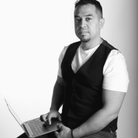 Happy Finish Employee Edwar Rojas's profile photo