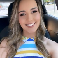 Alternative Employee Vivianny Medeiros's profile photo