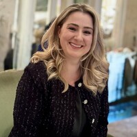 Elizabeth Combs Email & Phone Number