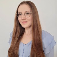 Marta Karaś Email
