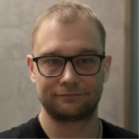 Damian MacKiewicz Email