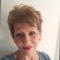 Esme Heunis Email