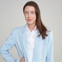 Julia Oswald Email