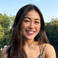 Amazon Employee Brenda Tan's profile photo