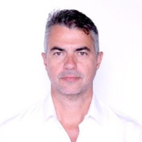 Víctor Alves Email