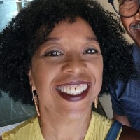 Cristina M Reis Correa Email