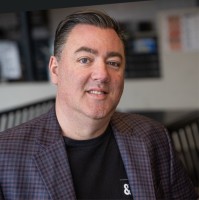 E-mail e número de telefone de Mike Burns