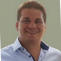 Bernhard Hauser Email