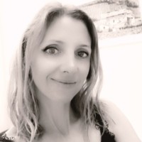 Célia G. Email