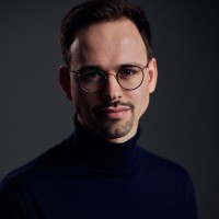 Maximilian Laker Email