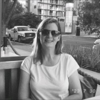 Leonie Carlin Email