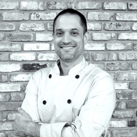 E-mail e número de telefone de Daniel Menchaca