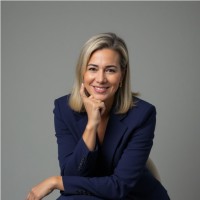 Renata Lopes Email