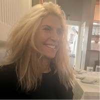 Advanced Imaging Employee Amy Usen's profile photo