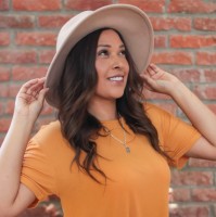 Betsy Correa Email & Phone Number