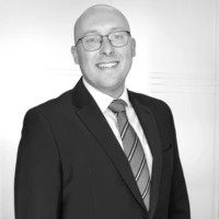 Dean Halliday Email