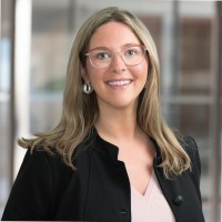 Covington & Burling LLP Employee Kim Urbanchuk's profile photo