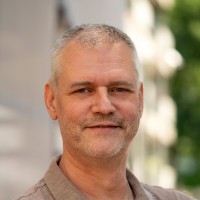 Peter van der Wal Email