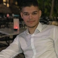 DropCar Employee Randy Guerrero's profile photo