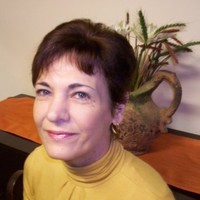 Ria du Toit Email