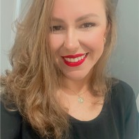 Karyne Dias Email