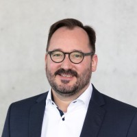 Bernhard Lindner Email