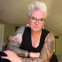 Kelly Colón Email & Phone Number