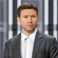 Robert Tom Email & Phone Number