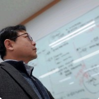 Dokeun Kim Email