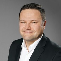 Gianni Camenisch Email