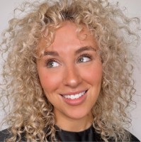 Chloe Thurlow Email & Phone Number