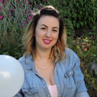 Jenevieve Hunt Email & Phone Number