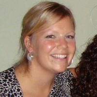 Laura van Dam Email