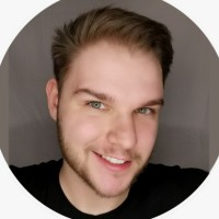 Dennis Strauß Email
