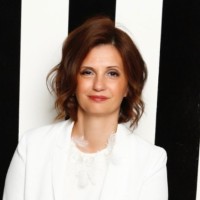 Larisa Davidovic Email