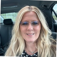 Sandy Daws Email & Phone Number