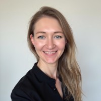 Stefanie Warum Email