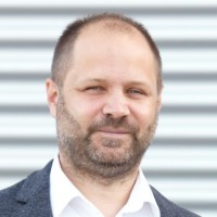 Adrian Angehrn Email