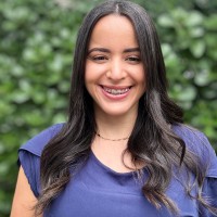 Larissa Villela Email