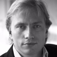E-mail e número de telefone de Oleg Fomenko
