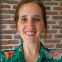 Manuela Clavell Email