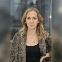 Lilla Prajczer Email