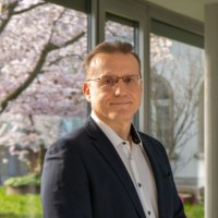 Daniel Burri Email