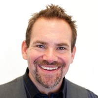 Owen Thomas Email & Phone Number