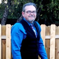 Looking Employee Vince Watson's profile photo