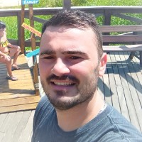 Raphael Carneiro Email