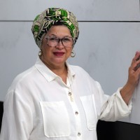 Lutfia Vayej Email & Phone Number