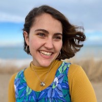 Helena Burgueño Email